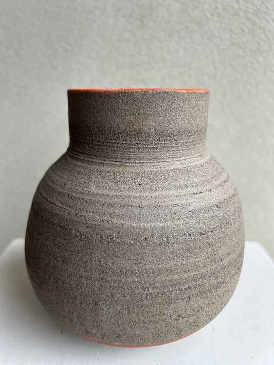 Grijs bol vaasje