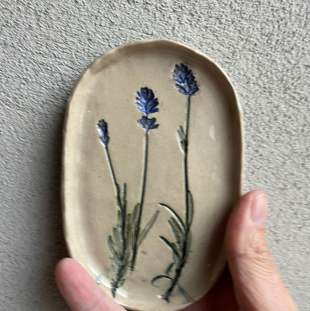 Soap dish with lavender print